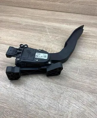 Opel Vectra C Accelerator throttle pedal 9186724