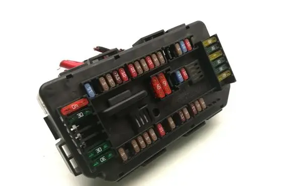 BMW 1 E82 E88 Fuse module 9337879 12102014 6114V7