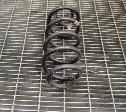 Volvo XC40 Rear coil spring 31658709