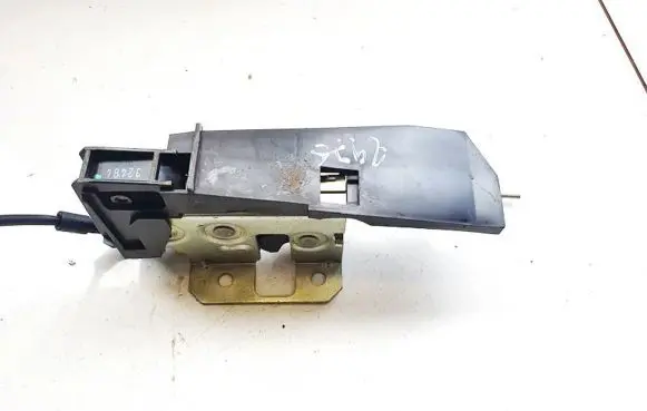 Opel Astra H Seat back rest lock catch 32484