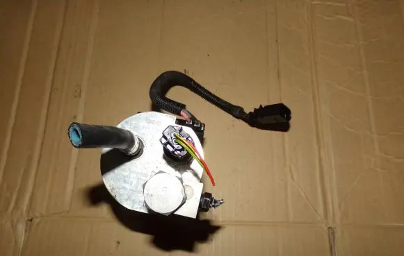 Volkswagen PASSAT B5 Convertible roof hydraulic pump 0265410050