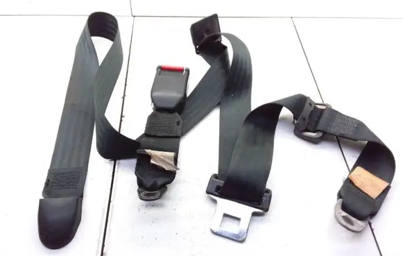 Jaguar XJS Rear seatbelt E1103090 BAC4152