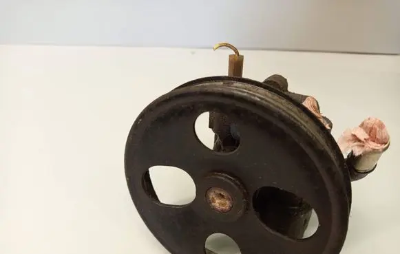 Suzuki Liana Power steering pump