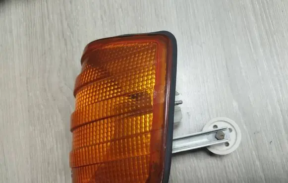 Mercedes-Benz 190 W201 Front indicator light 