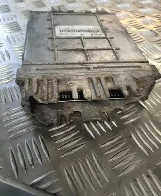 Renault Espace III Engine control unit/module 0281010143 8200059880 7700113283