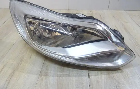 Ford Focus Headlight/headlamp BM5113W029AK