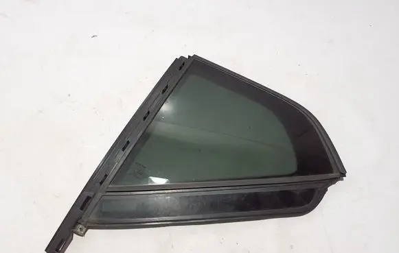 Volvo XC40 Rear vent window glass 32244805