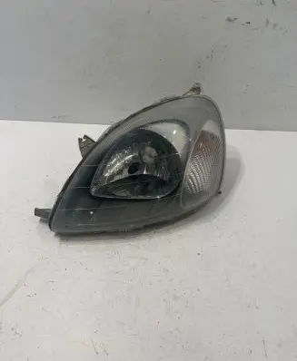 Toyota Yaris Headlight/headlamp