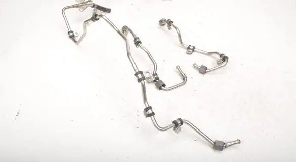 Mercedes-Benz AMG GT R190 C190 Fuel injector supply line/pipe 