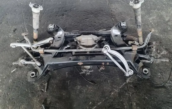 Mercedes-Benz C W204 Rear axle beam