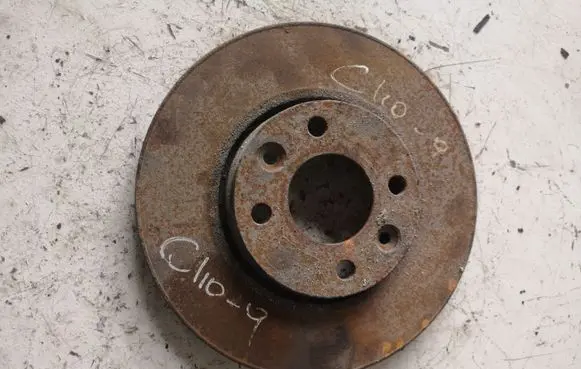 Renault Clio III Front brake disc