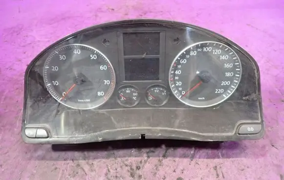 Volkswagen Golf IV Speedometer (instrument cluster) 