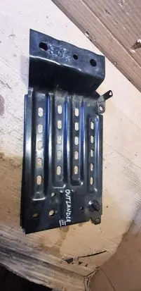 Mitsubishi Outlander Radiator mount bracket 