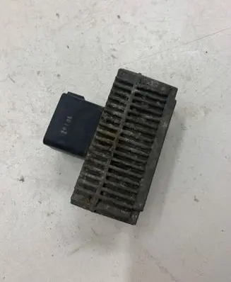 Opel Astra H Glow plug pre-heat relay 55354141 51299018A