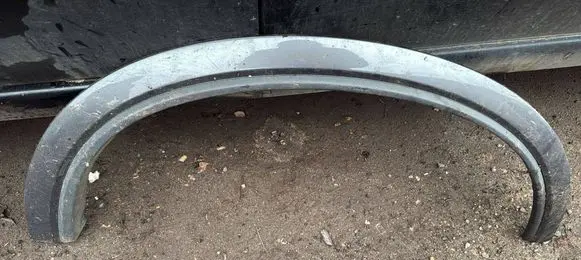 Front arch trim