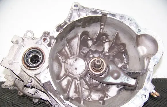 Hyundai Veloster Manual 6 speed gearbox TZ51BU