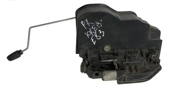 BMW X3 E83 Front door lock 7167065
