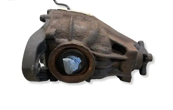Mercedes-Benz Vito Viano W639 Rear differential A6393501814 9043530610 3813