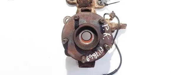 Nissan Primera Front wheel hub
