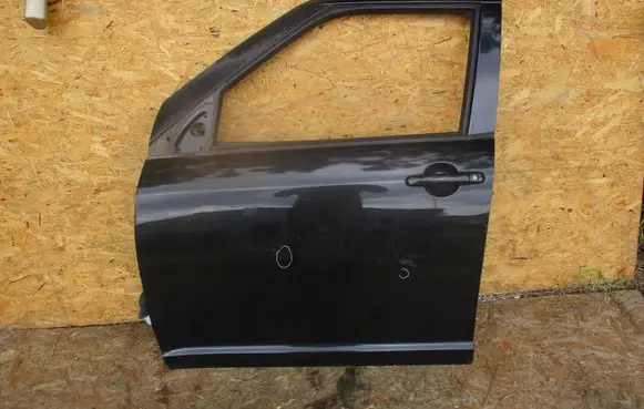 Suzuki Swift I Front door