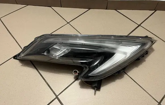 Nissan Juke I F15 Headlight/headlamp 90049102