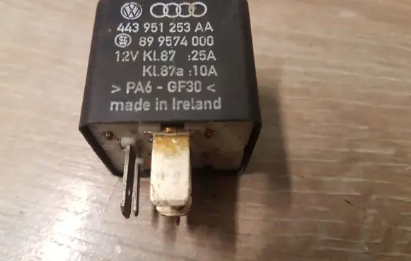 Audi A4 S4 B5 8D Other relay 443951253 899574000