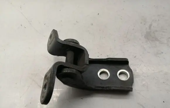Toyota Avensis T250 Front door upper hinge 687100D010