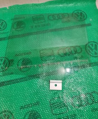 Volvo XC90 Rear door window glass
