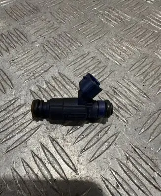 Hyundai i30 Fuel injector 9260930017