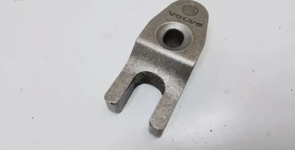 Volvo V70 Fuel Injector clamp holder