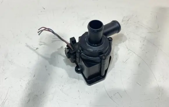 Audi A6 S6 C6 4F Electric auxiliary coolant/water pump 8K0819147