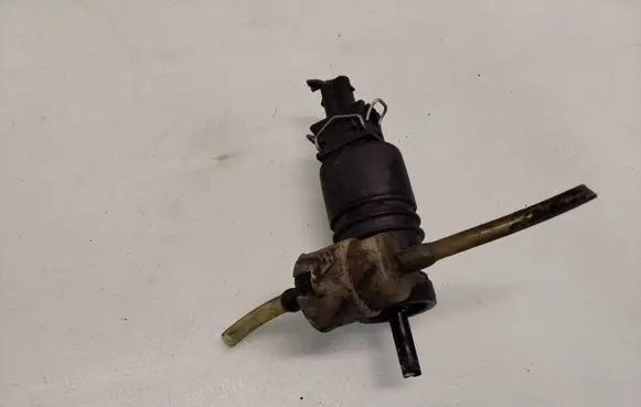 Volkswagen Golf II Windscreen/windshield washer pump 
