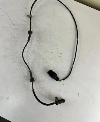 Volvo XC90 ABS brake wheel speed sensor 8634238