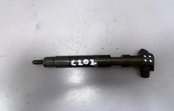 Mercedes-Benz E C207 W207 Fuel injector 28342997 A6510704987 1413303205826
