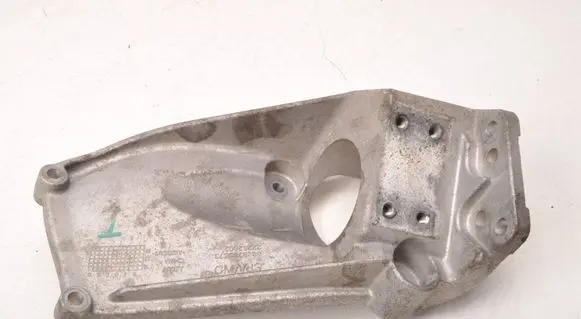 Volvo S90, V90 Engine mounting bracket 32202602