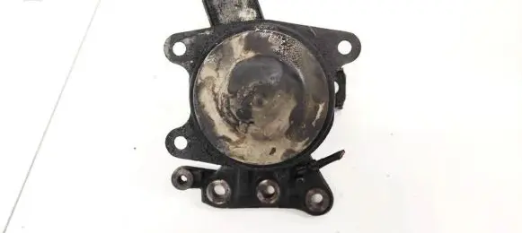Mitsubishi Grandis Engine mount bracket