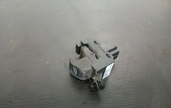 Volvo V70 Electric window control switch 30773273 03453410 90363081352799