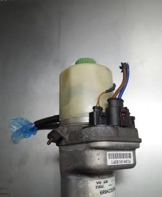 Skoda Roomster (5J) Power steering pump 6R0423156B