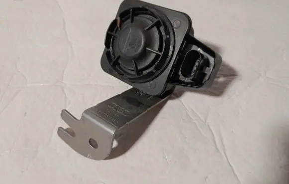 Audi A4 S4 B9 Alarm system siren 8W0951285A