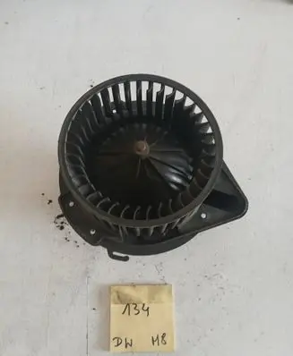 Audi A4 S4 B5 8D Heater fan/blower 8D1820021