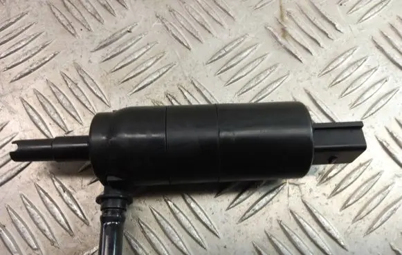 BMW X3 F25 Windscreen/windshield washer pump 7217792