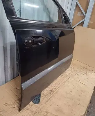 KIA Sorento Front door