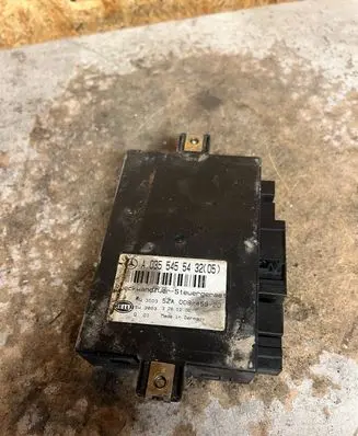 Tailgate/trunk control unit/module