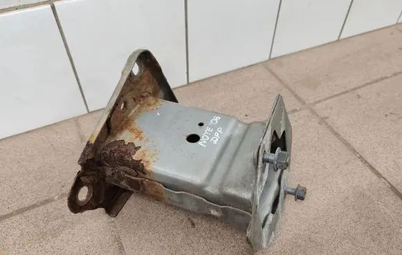 Nissan Note (E11) Front bumper shock/impact absorber 