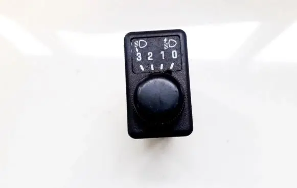 Subaru Impreza I Headlight level height control switch
