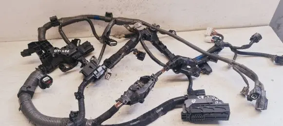 Lexus CT 200H Engine installation wiring loom 8212176011B