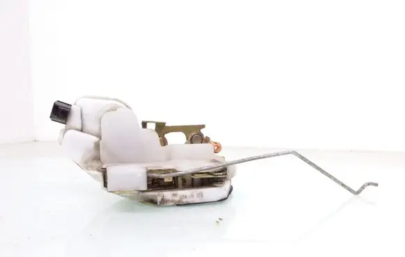 Mitsubishi Pajero Front door lock