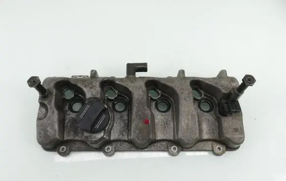Hyundai Tucson JM Rocker cam cover 