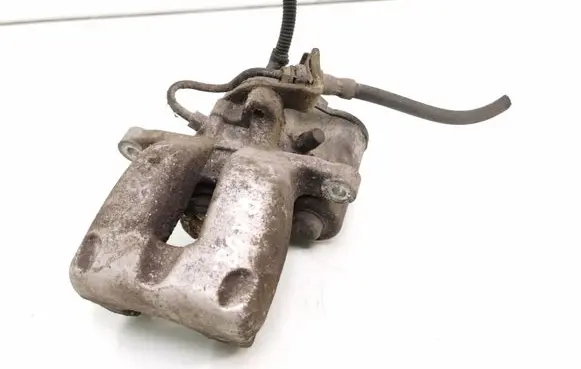 Volkswagen PASSAT B6 Front brake caliper