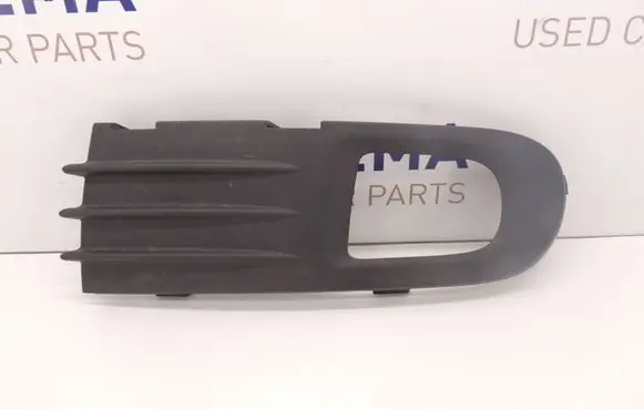 Volvo V50 Front bumper lower grill 30655884 D139